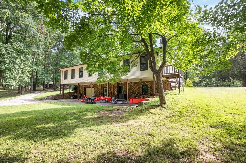 6400 Bakerville Road Waverly TN 37185