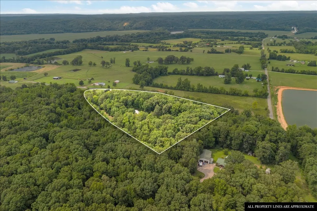 6400 Bakerville Road Waverly TN 37185