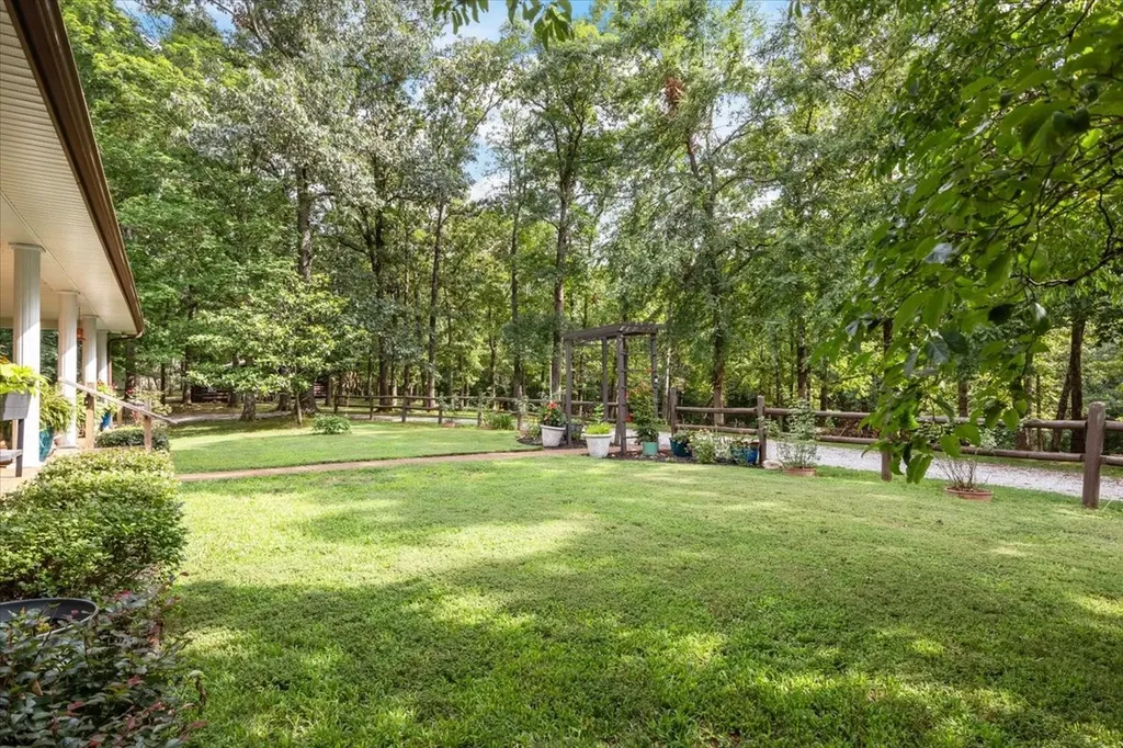 6400 Bakerville Road Waverly TN 37185