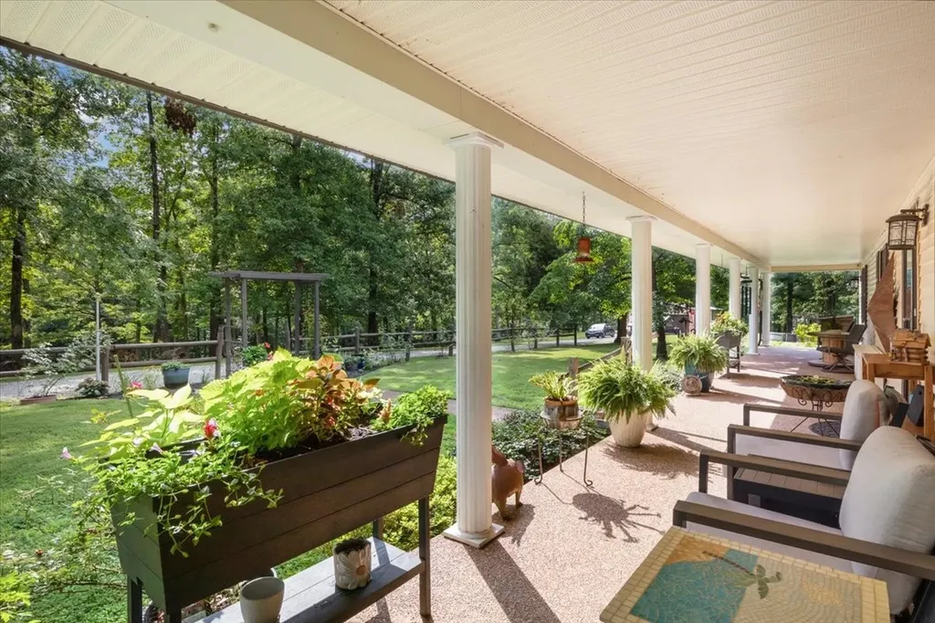 6400 Bakerville Road Waverly TN 37185