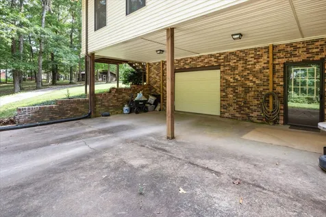 6400 Bakerville Road Waverly TN 37185