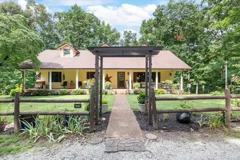 6400 Bakerville Road Waverly TN 37185