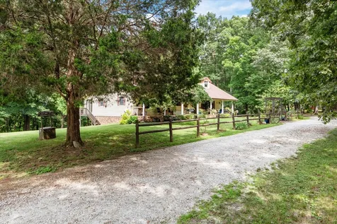 6400 Bakerville Road Waverly TN 37185
