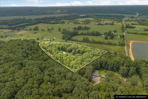 6400 Bakerville Road Waverly TN 37185