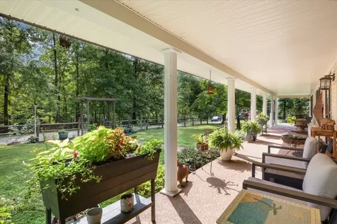 6400 Bakerville Road Waverly TN 37185