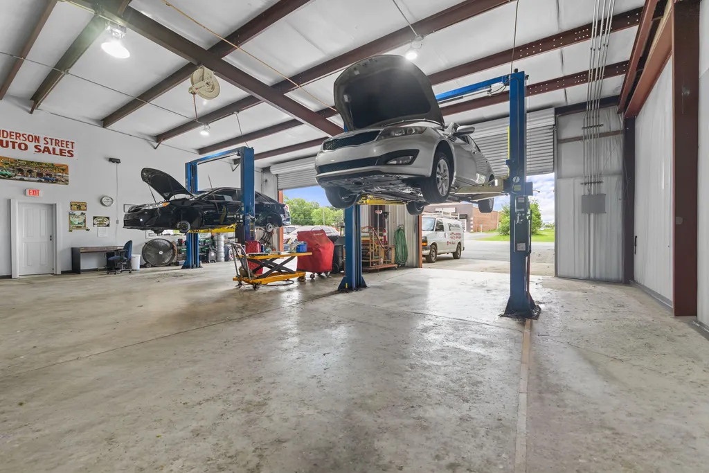 612 S Anderson Street Tullahoma TN 37388