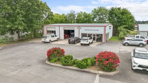 612 S Anderson Street Tullahoma TN 37388