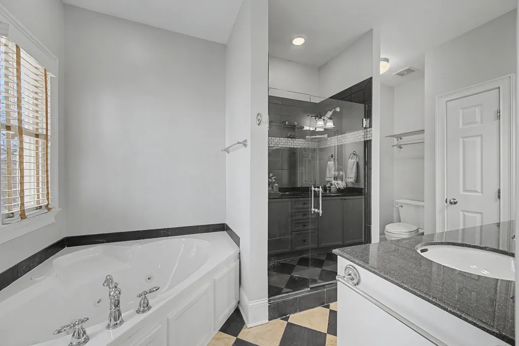 2102B Sharondale Drive Nashville TN 37215