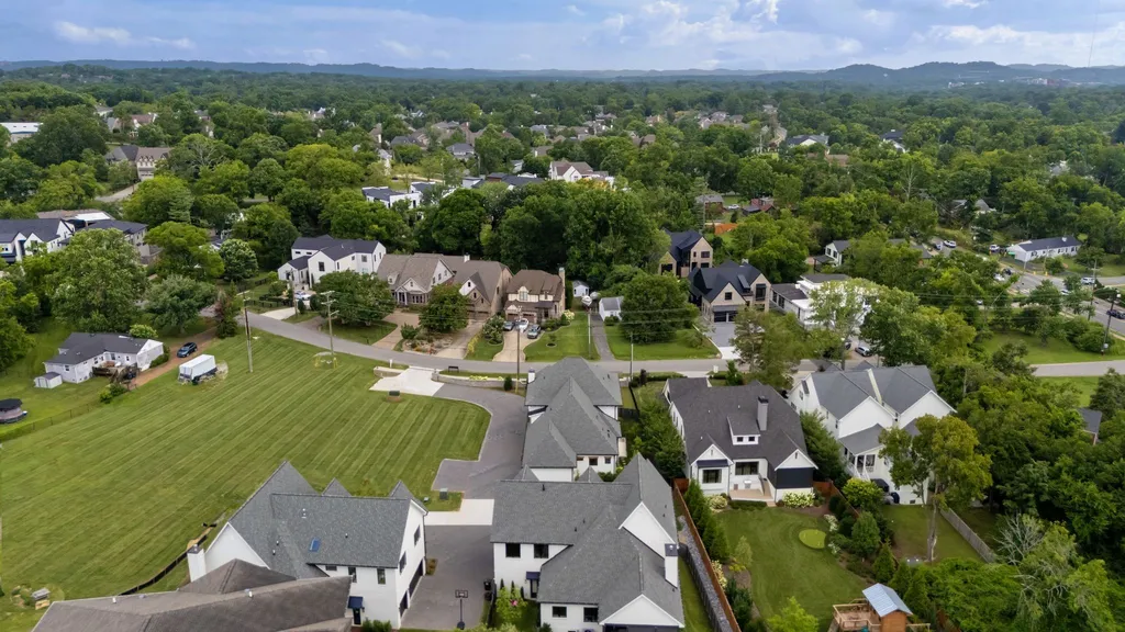 3916A Cross Creek Road Nashville TN 37215