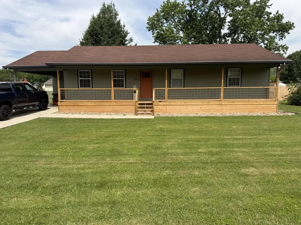 693 Oak Street Dayton TN 37321