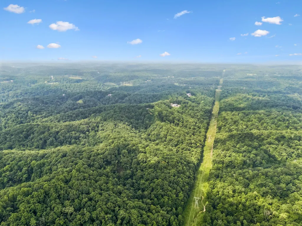 1065 Sioux Trail Pegram TN 37143
