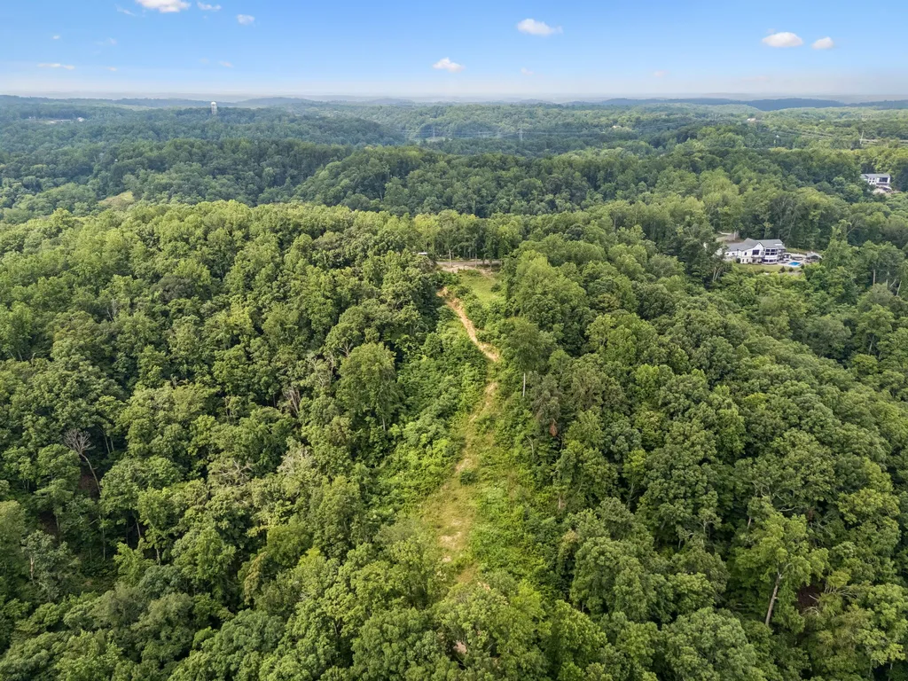 1065 Sioux Trail Pegram TN 37143