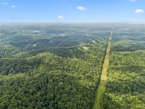 1065 Sioux Trail Pegram TN 37143