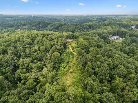 1065 Sioux Trail Pegram TN 37143
