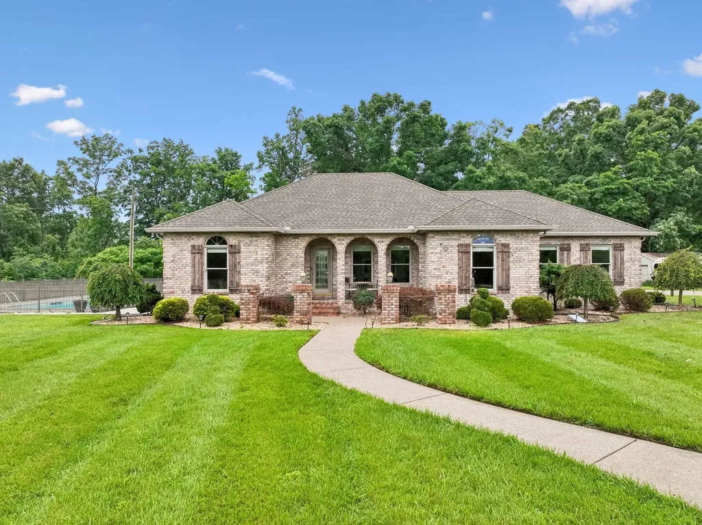 140 Hudson Lane Lafayette TN 37083