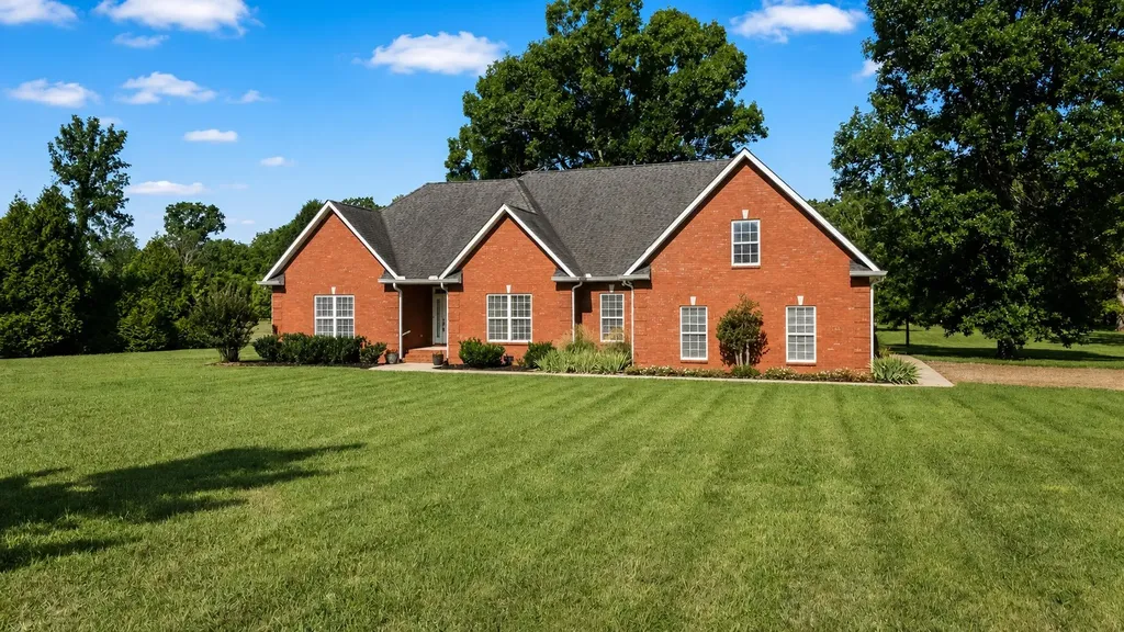 1725 N Lovvorn Road Christiana TN 37037