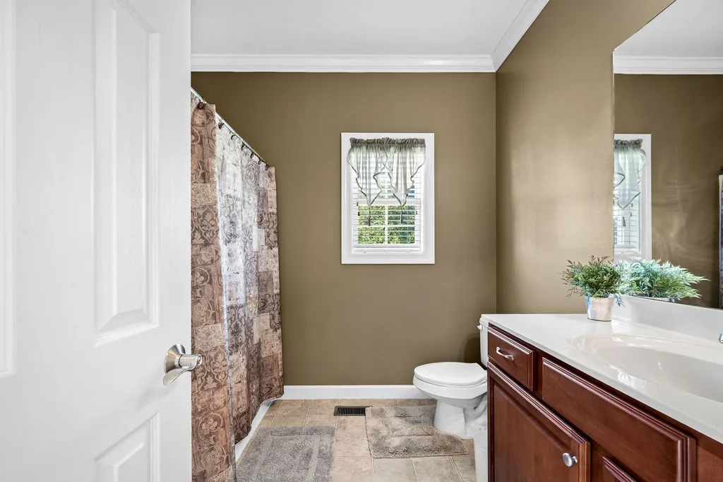 1725 N Lovvorn Road Christiana TN 37037