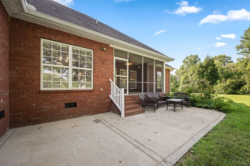 1725 N Lovvorn Road Christiana TN 37037