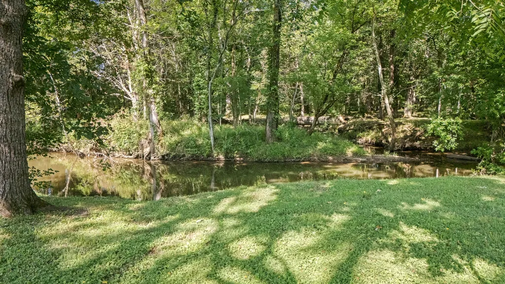 1725 N Lovvorn Road Christiana TN 37037