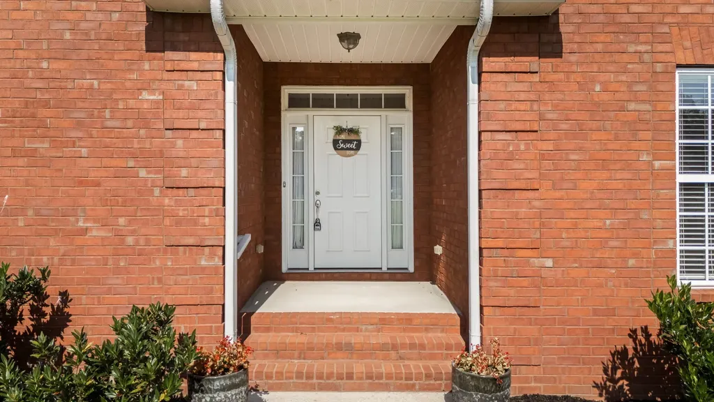 1725 N Lovvorn Road Christiana TN 37037