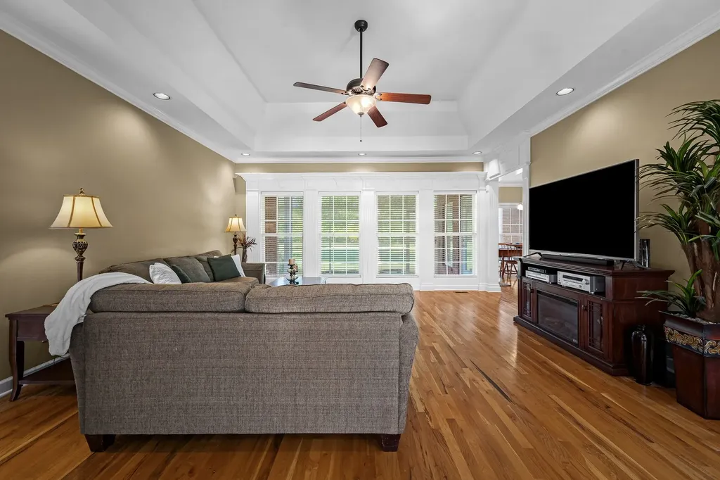 1725 N Lovvorn Road Christiana TN 37037