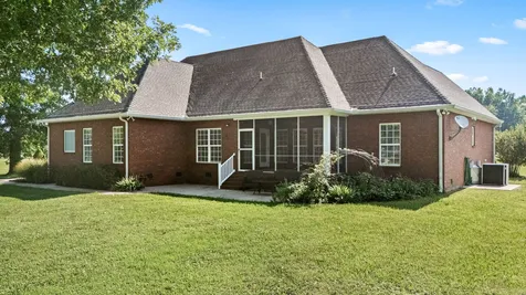 1725 N Lovvorn Road Christiana TN 37037