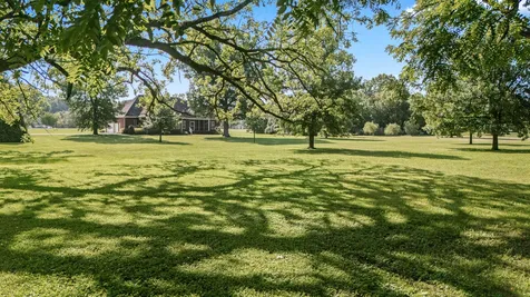 1725 N Lovvorn Road Christiana TN 37037