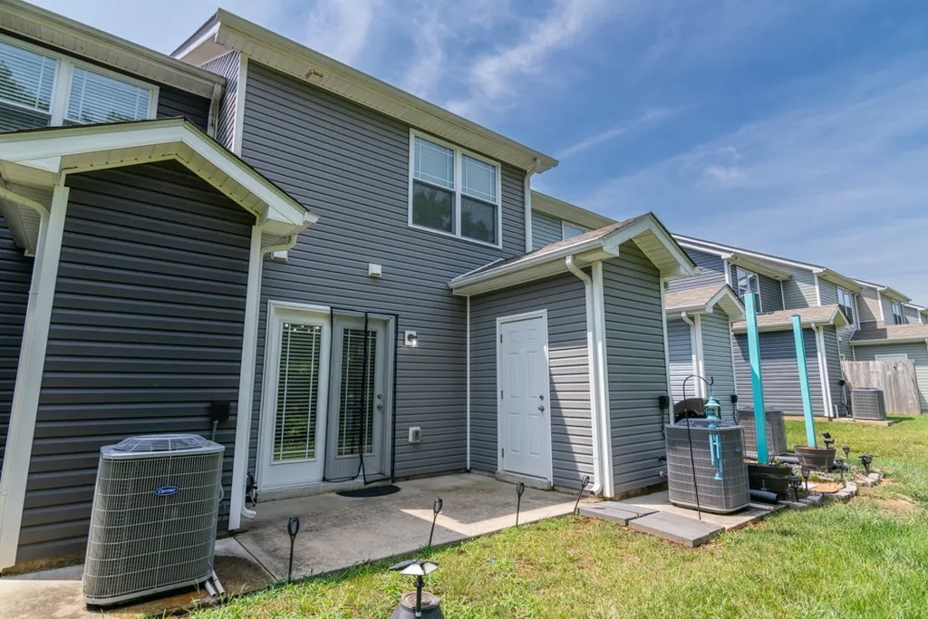 217 Woodland Valley Lane Clarksville TN 37040