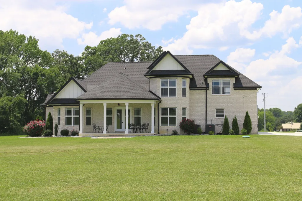 2487 Tom Austin Highway Greenbrier TN 37073