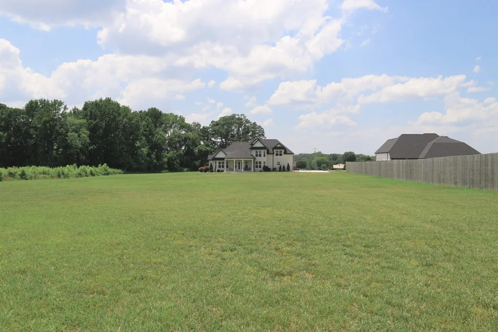 2487 Tom Austin Highway Greenbrier TN 37073