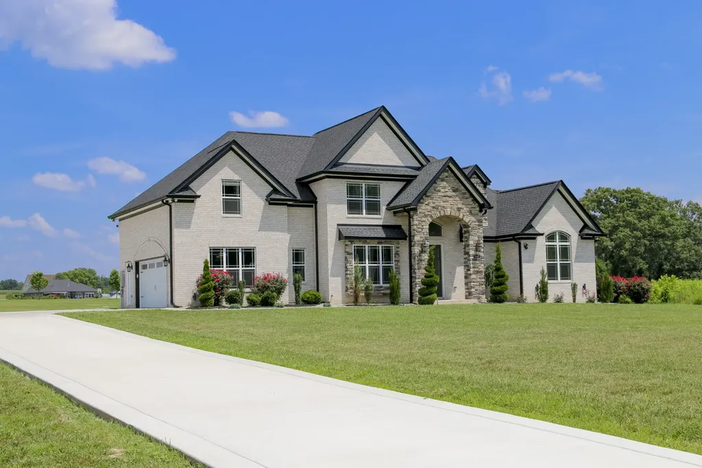 2487 Tom Austin Highway Greenbrier TN 37073