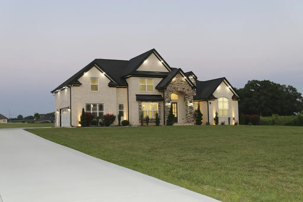2487 Tom Austin Highway Greenbrier TN 37073