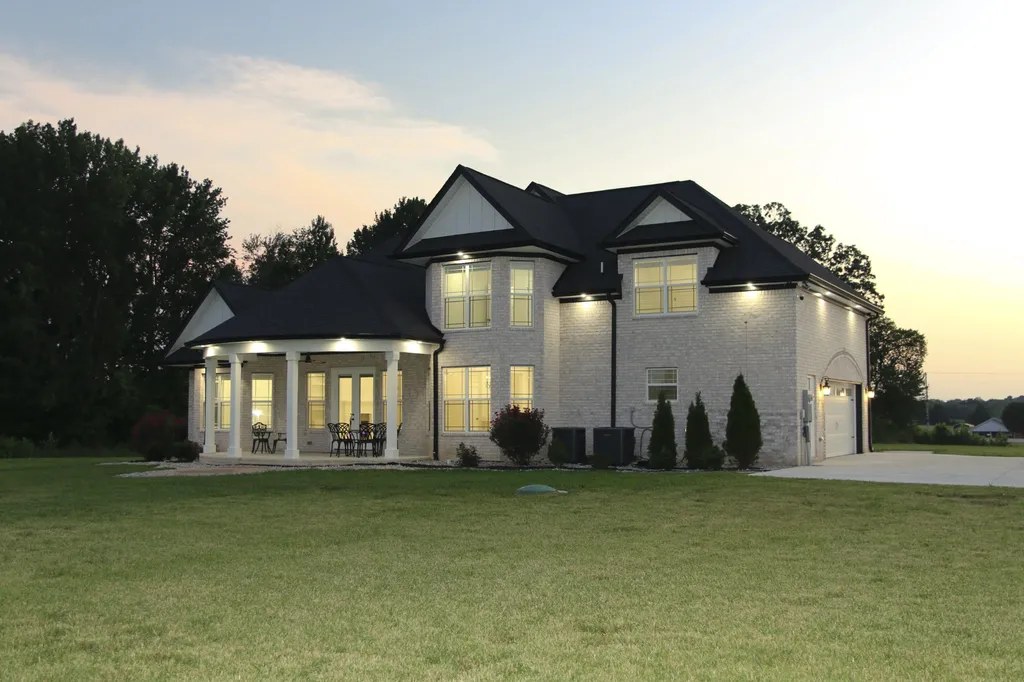 2487 Tom Austin Highway Greenbrier TN 37073