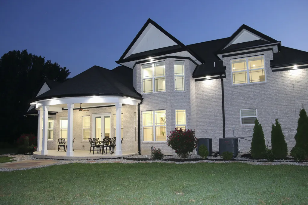 2487 Tom Austin Highway Greenbrier TN 37073