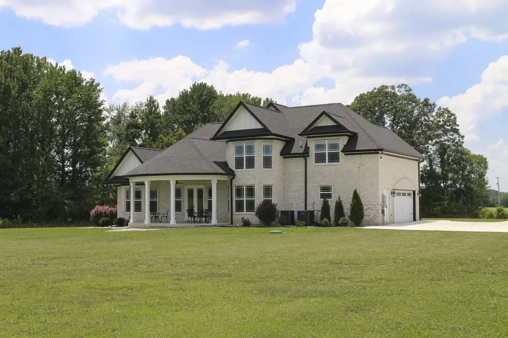 2487 Tom Austin Highway Greenbrier TN 37073