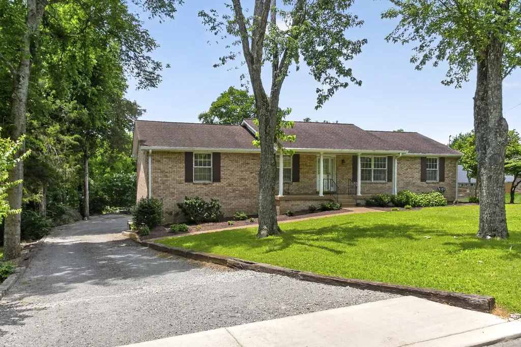 102 Cedar Springs Trail Hendersonville TN 37075