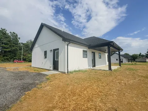4701 Scottsville Road Lafayette TN 37083