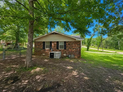 655 E End Drive Savannah TN 38372