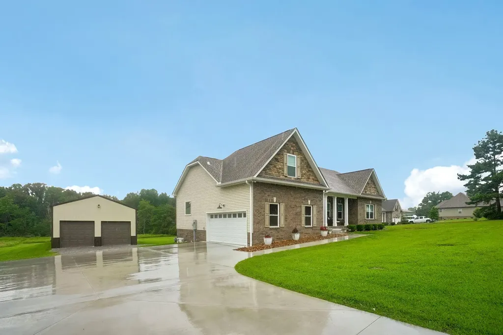 1036 Hayshed Road Dickson TN 37055