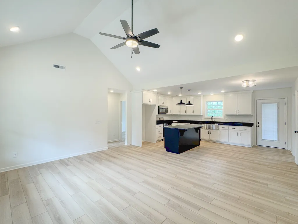 4677 Scottsville Road Lafayette TN 37083