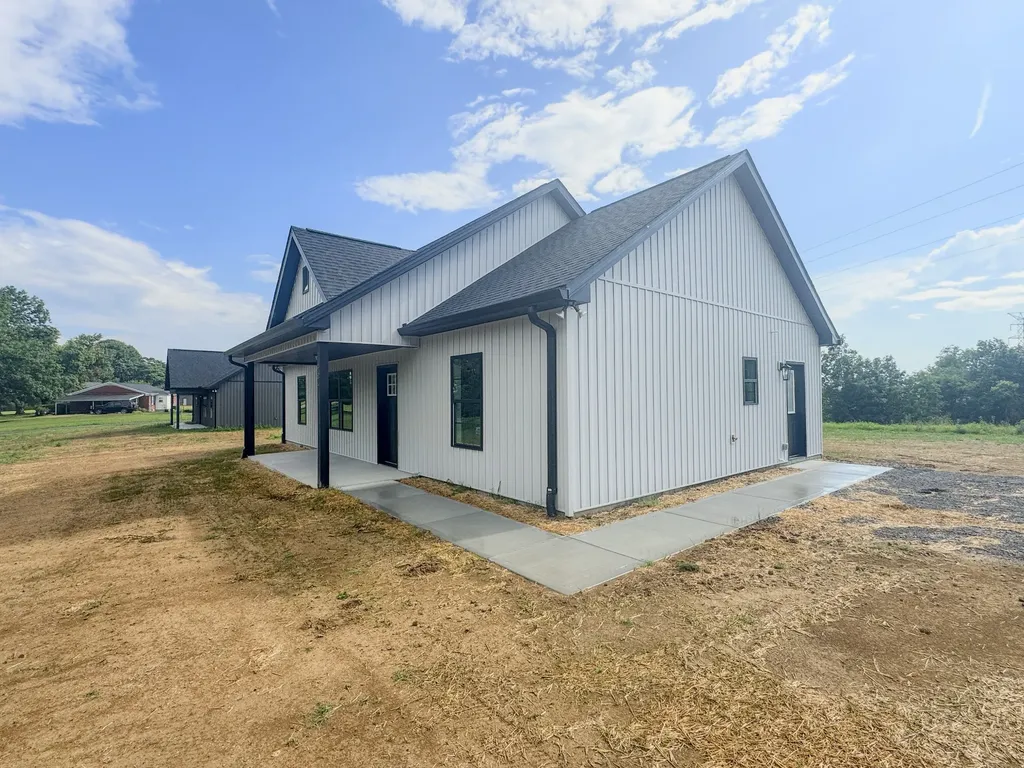 4677 Scottsville Road Lafayette TN 37083