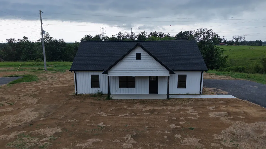4677 Scottsville Road Lafayette TN 37083
