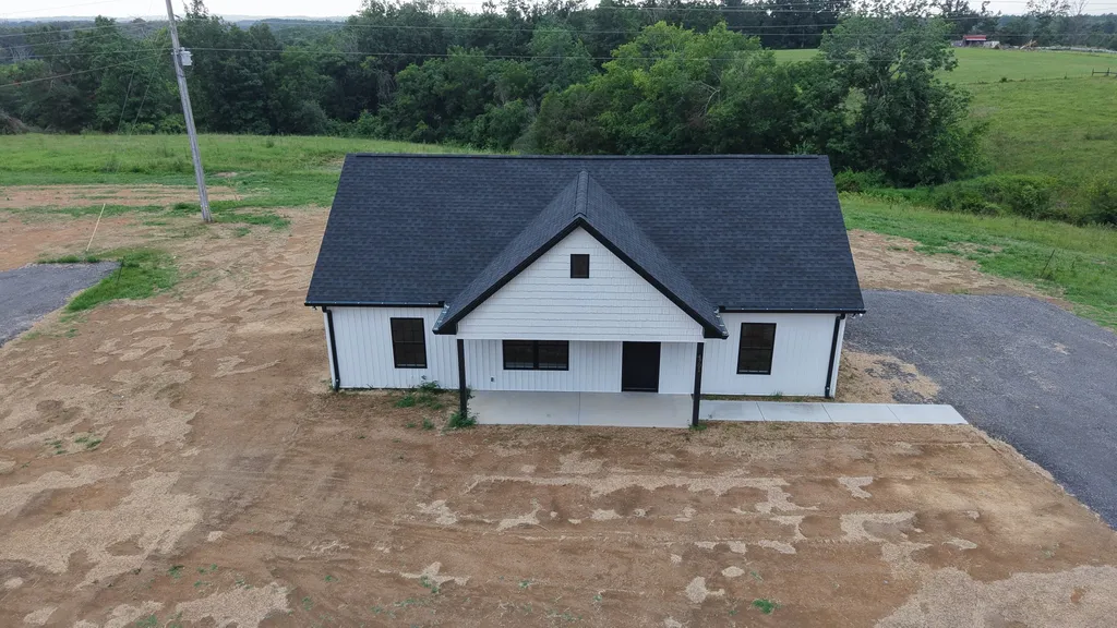 4677 Scottsville Road Lafayette TN 37083
