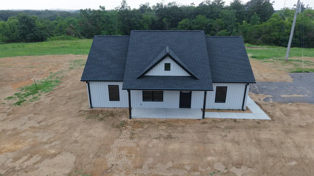 4677 Scottsville Road Lafayette TN 37083