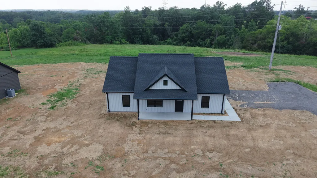 4677 Scottsville Road Lafayette TN 37083
