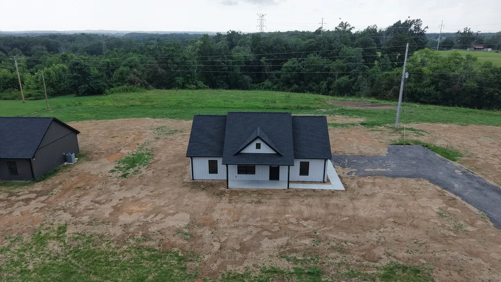 4677 Scottsville Road Lafayette TN 37083