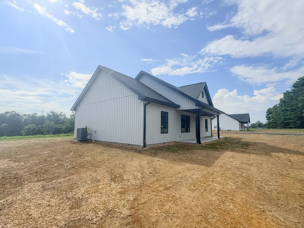 4677 Scottsville Road Lafayette TN 37083