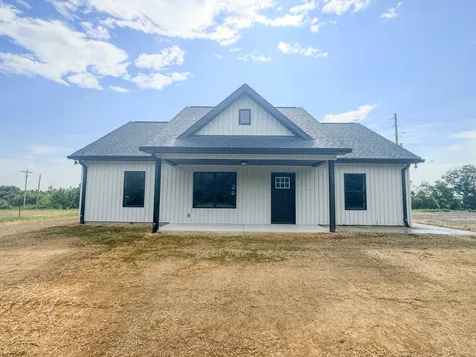 4677 Scottsville Road Lafayette TN 37083
