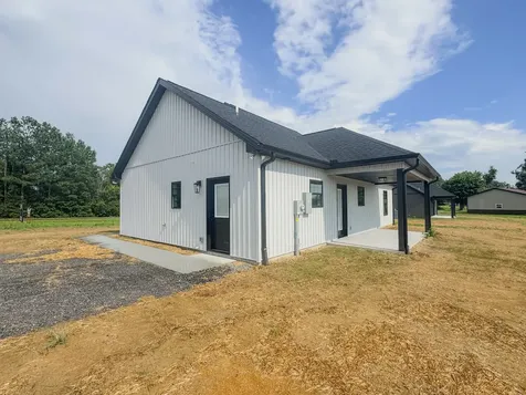 4677 Scottsville Road Lafayette TN 37083