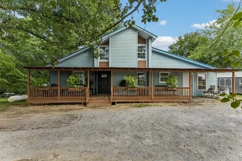 38 N Old Military Road Summertown TN 38483